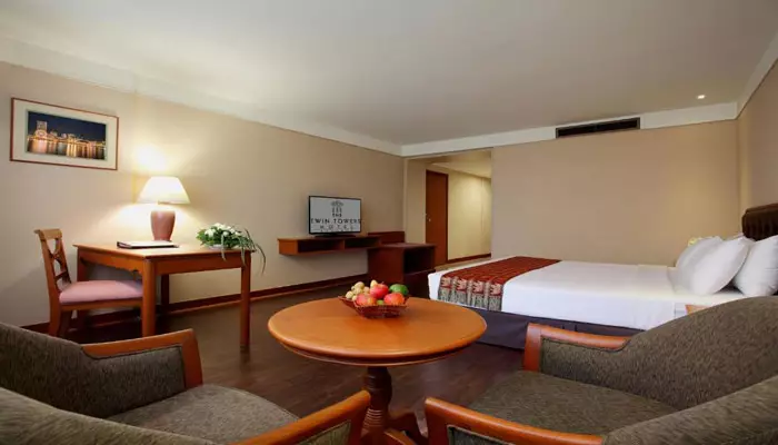 هتل توئین تاورز بانکوک